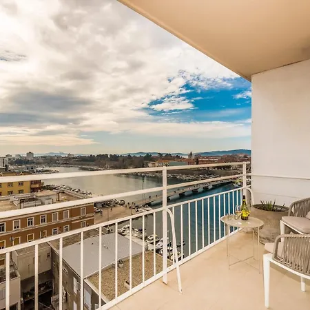 Apartment Urban Luxury *